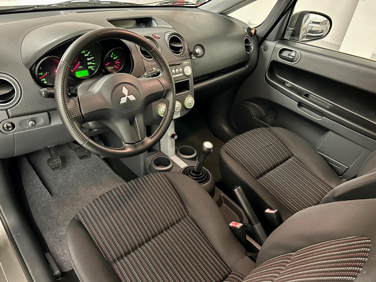 Mitsubishi Colt 1.1 12V 5p. Inform