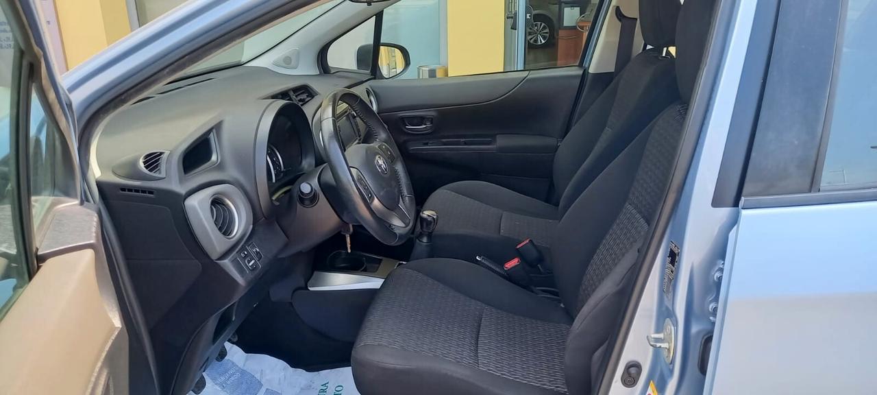 Toyota Yaris Benzina cc. 1.000 Mod. VVT- Active 5 Porte 5 Posti Utilizzabile anche per i Neopatentati.