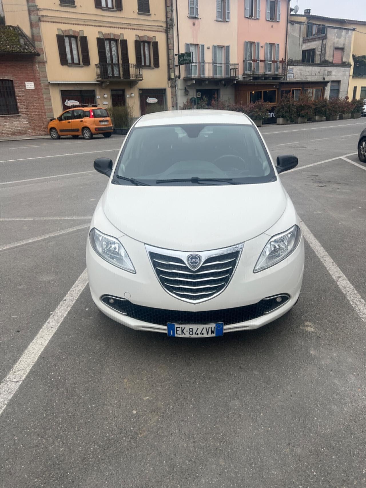 Lancia Ypsilon 1.2 69 CV 5 porte S&S Silver