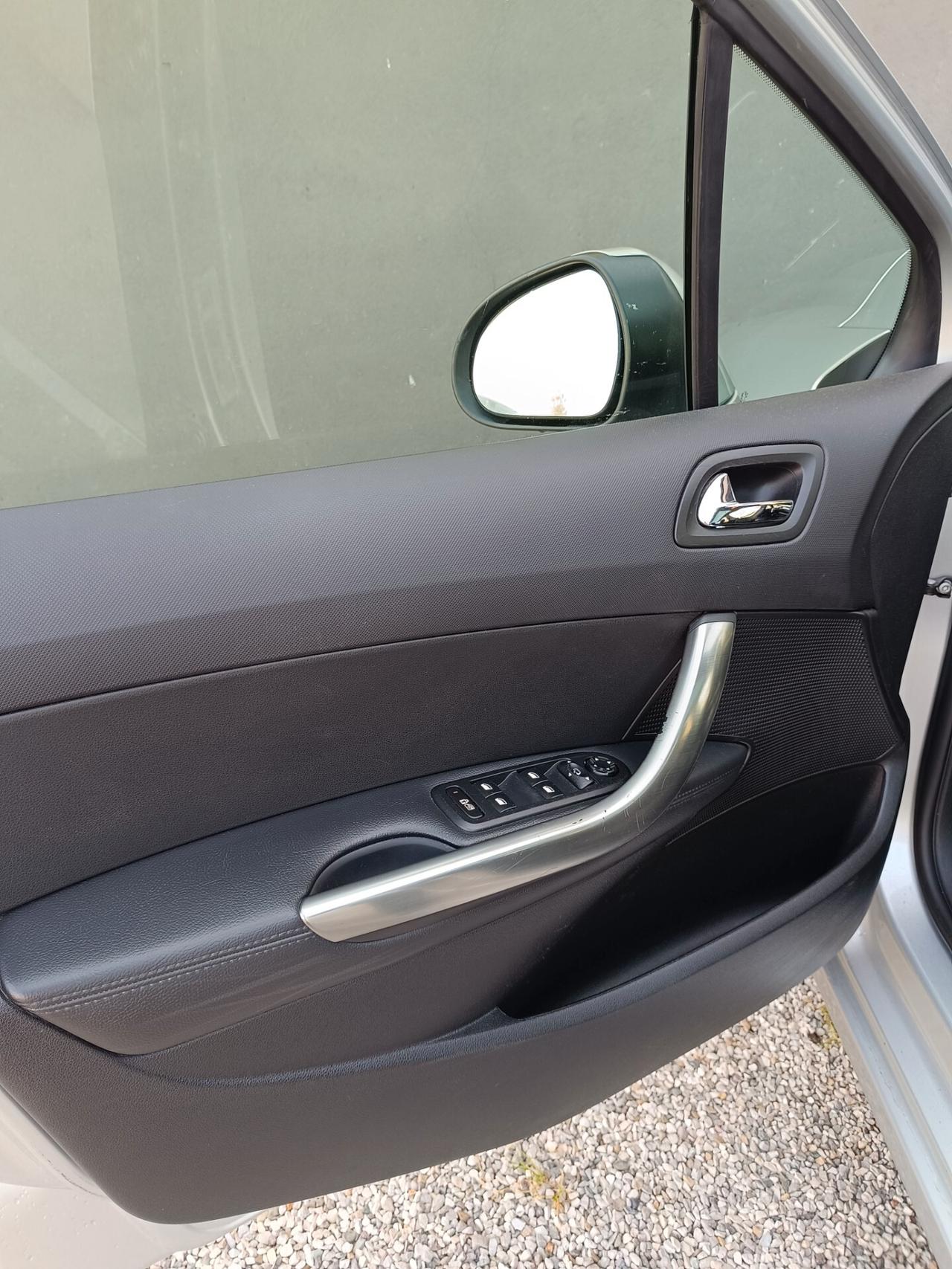 Peugeot 308 1.6 8V e-HDi 112CV Stop&Start robotiz. 5p. Allure