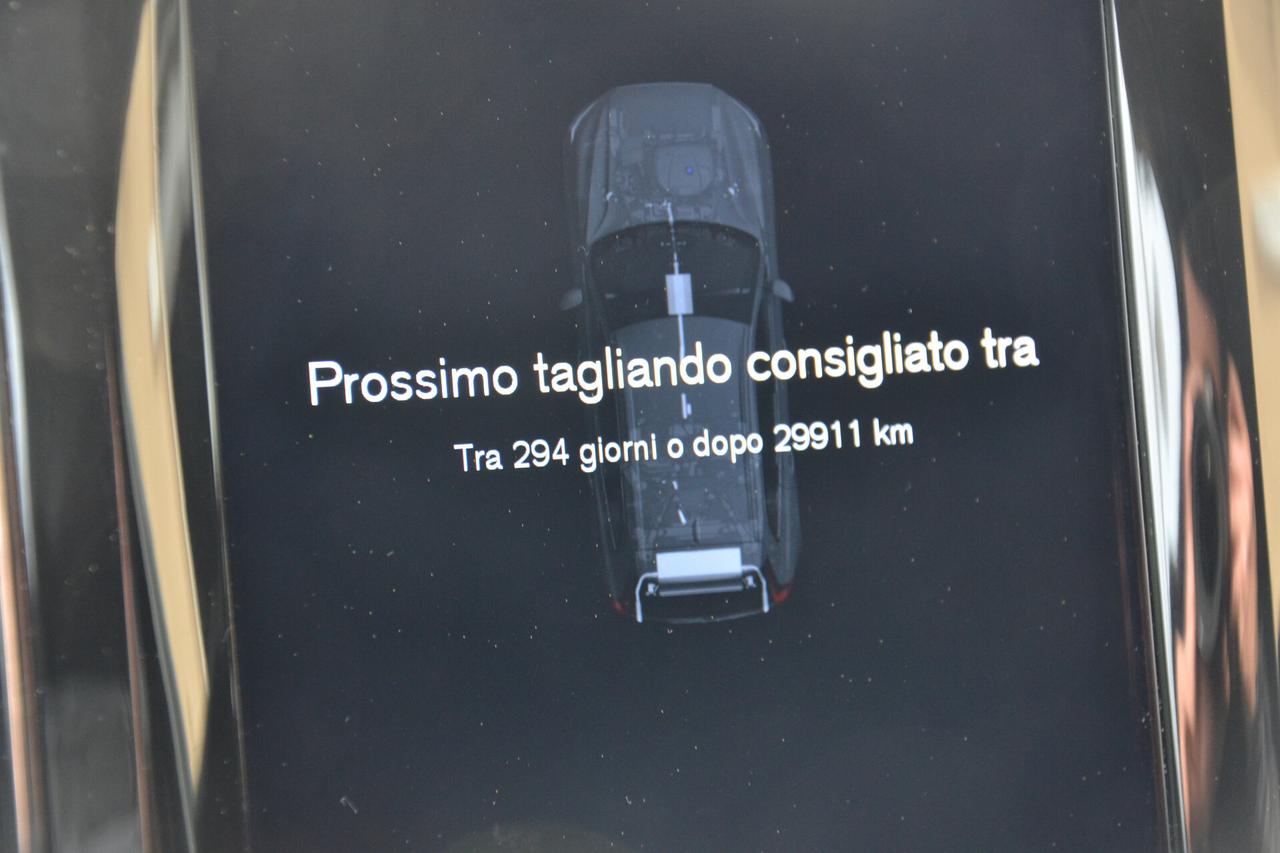 Volvo XC 60 2.0 197CV AWD HYBRID/DIESEL AUT.+FULL LED+RCAM+NAV