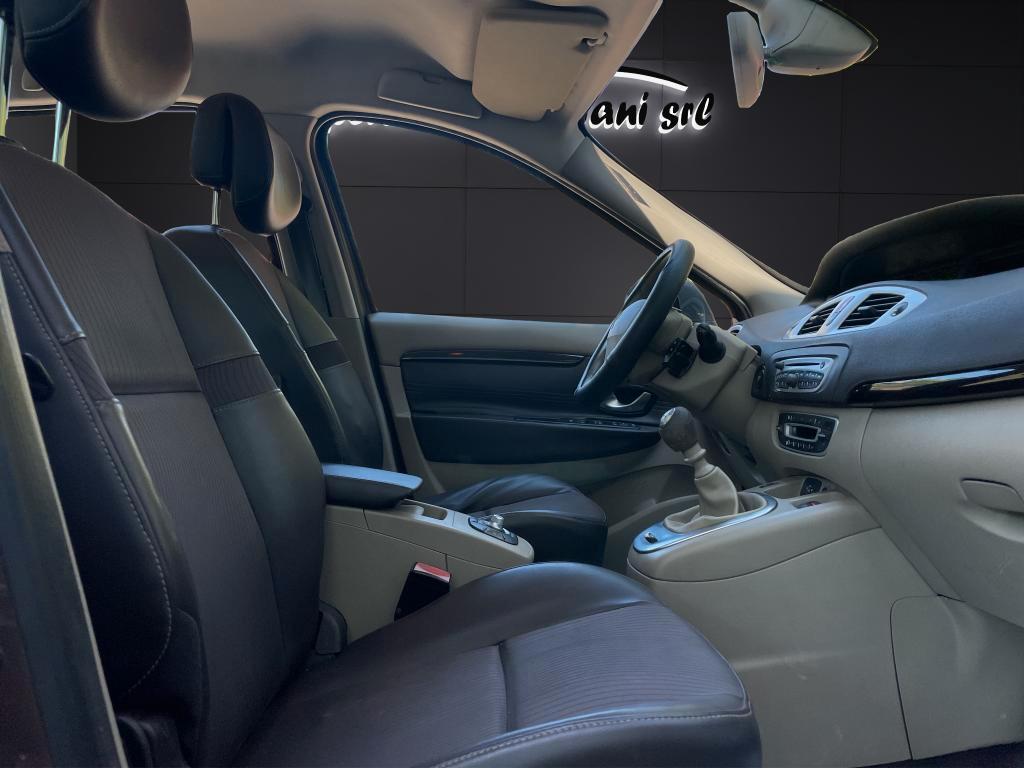 Renault Scenic X-Mod 1.5 dci Dynamique 110cv