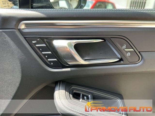 PORSCHE Macan 2.0