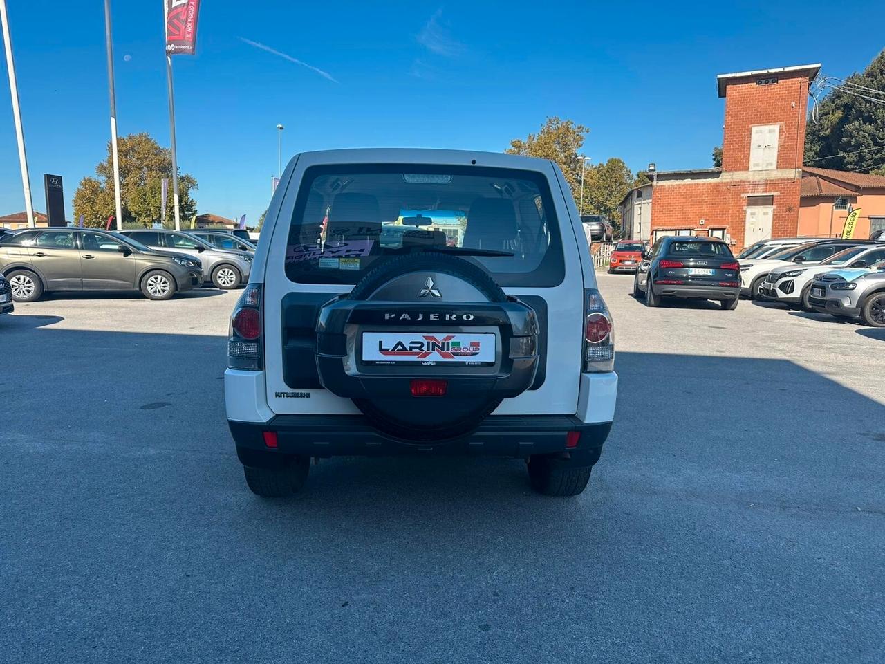 Mitsubishi Pajero 3.2 DI-D 16V aut. 3p. Invite DPF