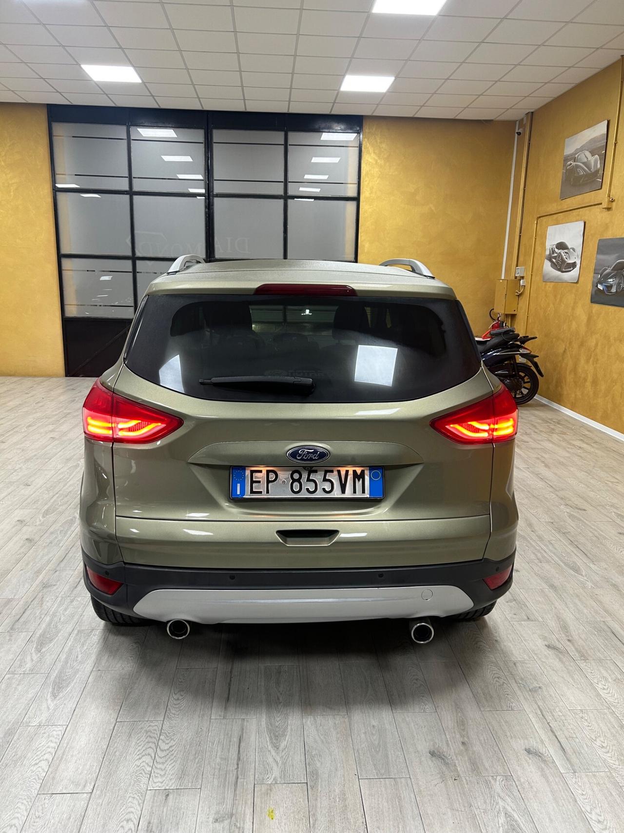 FORD KUGA 2.0 Tdci “TETTO/PELLE/NAV/RETR/19”-2013