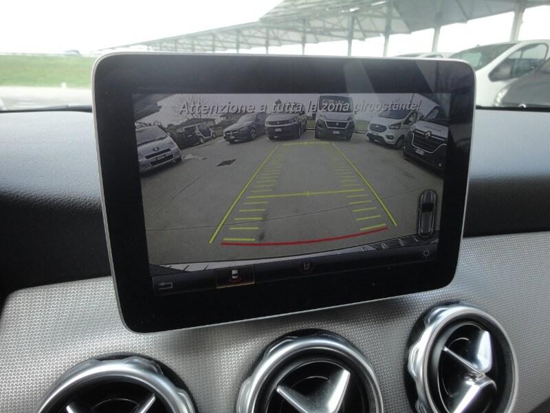 MERCEDES GLA (X156) GLA 200 d Automati...