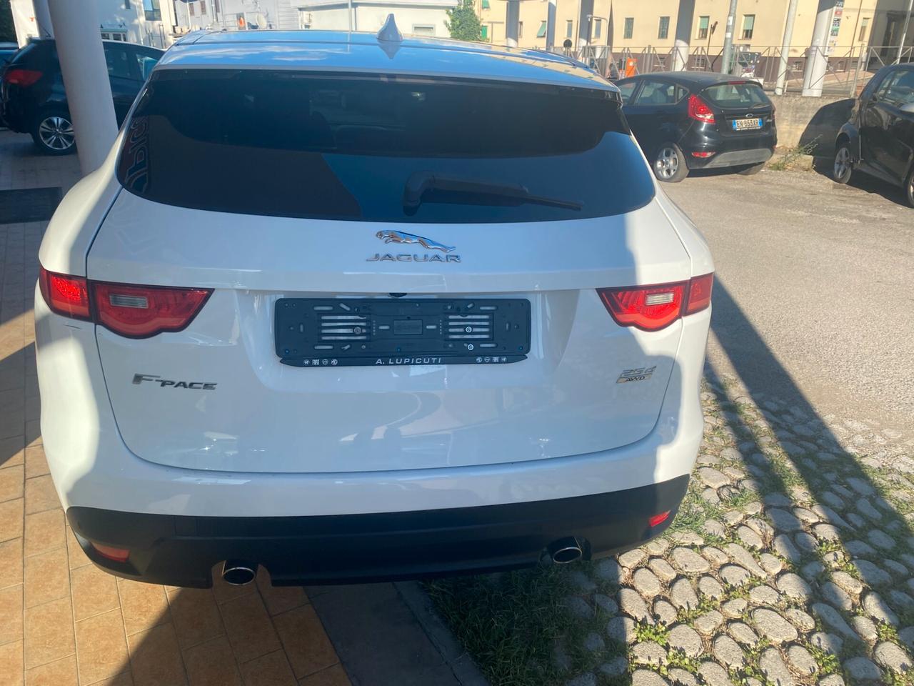 Jaguar F-Pace 2.0 D 240 CV AWD aut. R-Sport