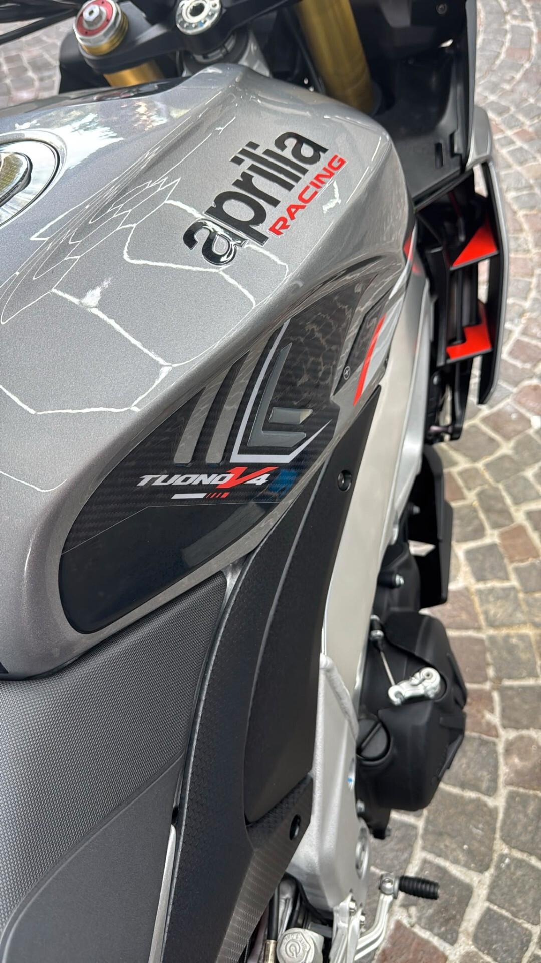 Aprilia Tuono V4 1100