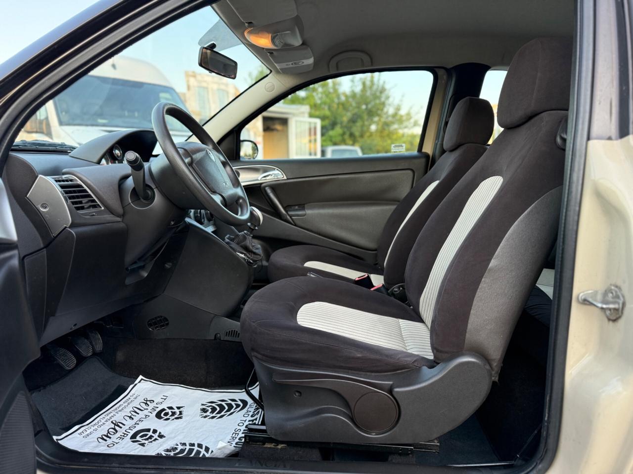 Lancia Ypsilon 1.4 Oro NEOPATENTATI