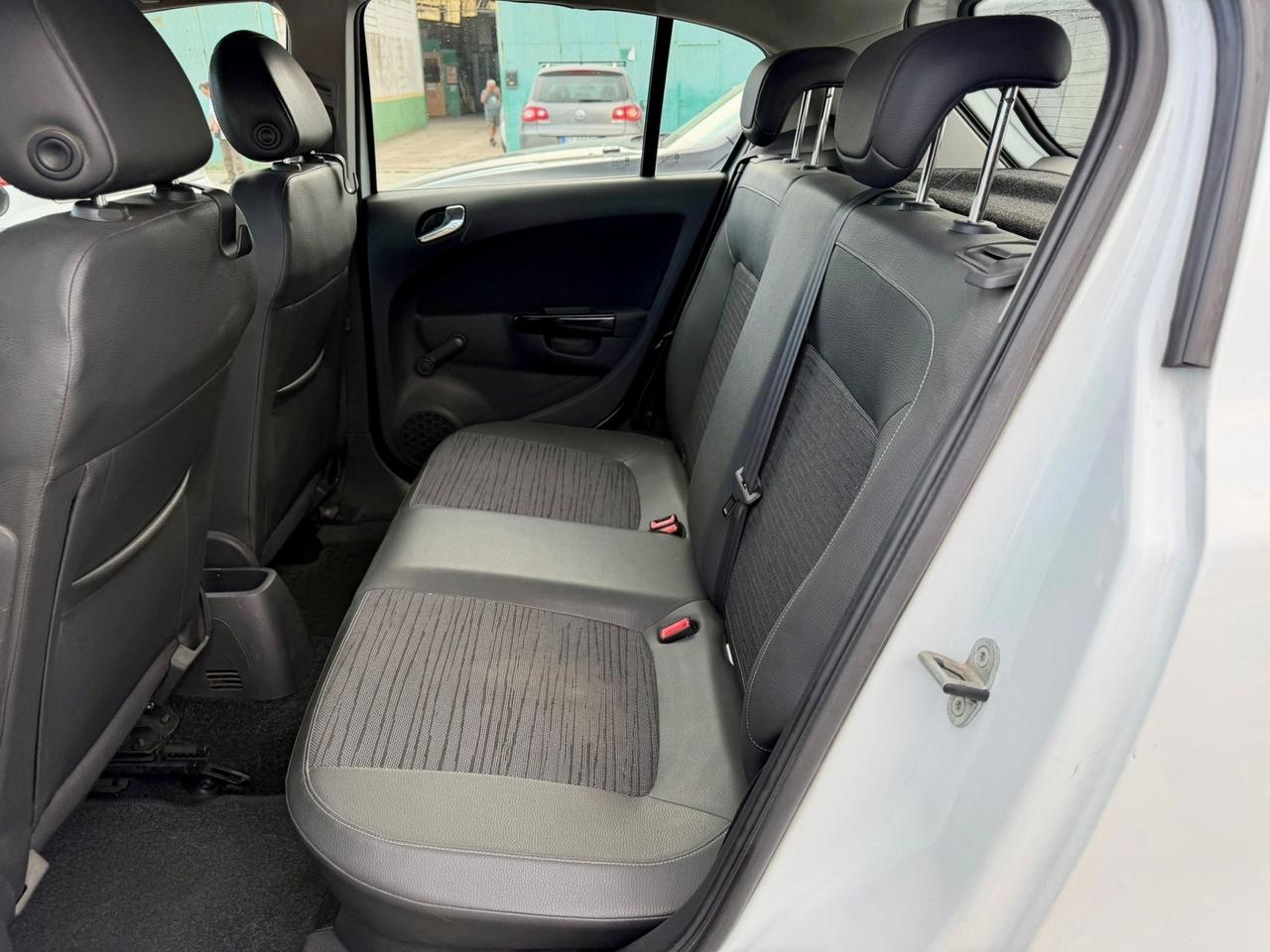 Opel Corsa 1.0 Benzina- Neopatentati- Anche Permuta