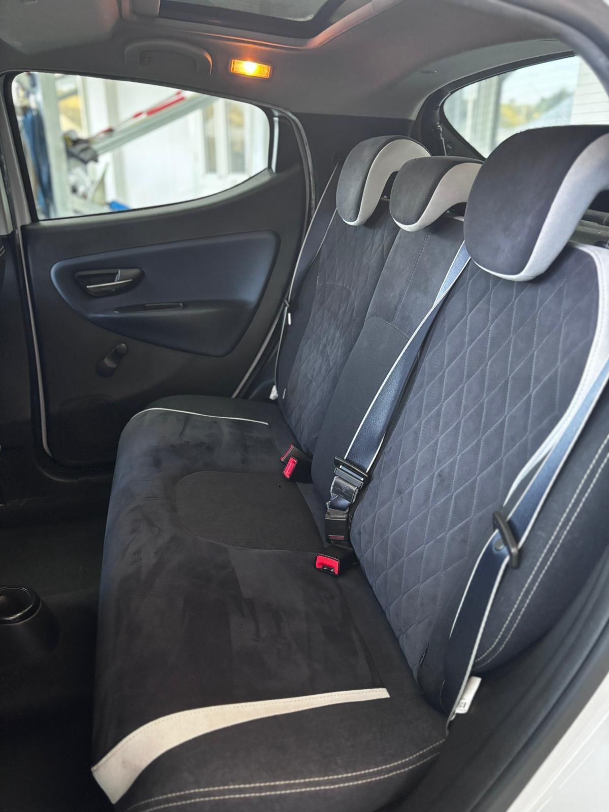 Lancia Ypsilon 1.3 MJT 16V 95 CV 5 porte S&S Platinum. Vettura Per Commercianti