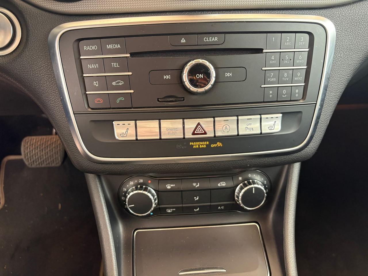 Mercedes-Benz GLA 200 200 D Premium #50687