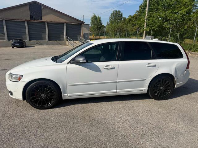 VOLVO V50 VOLVO V50 DRIVE POLAR PLUS (84 KW)