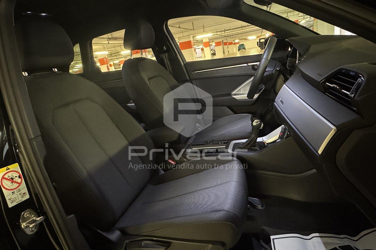 AUDI Q3 35 TDI S tronic Identity Black