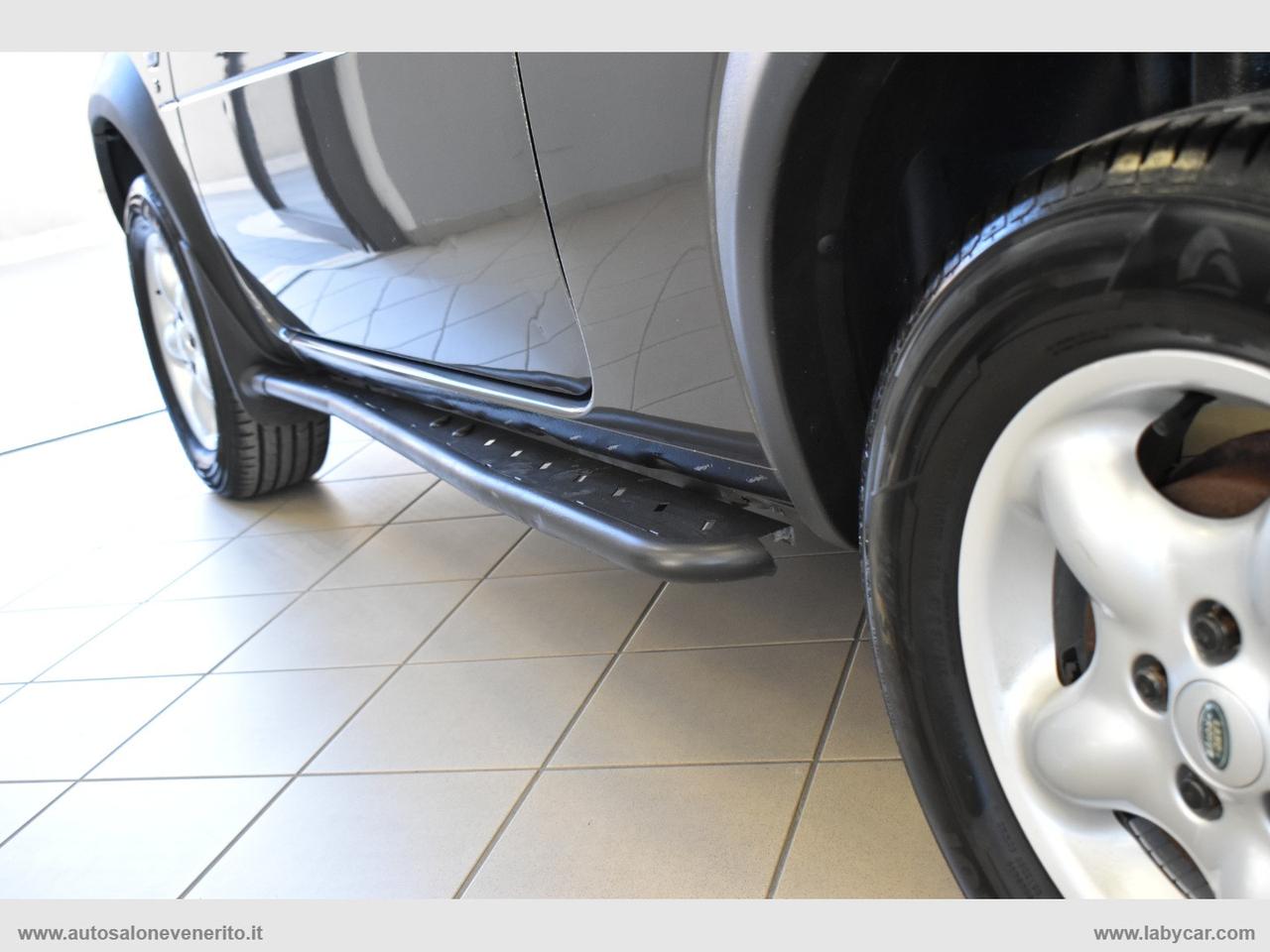 LAND ROVER Freelander 2.0 Td4 3p. Softback S
