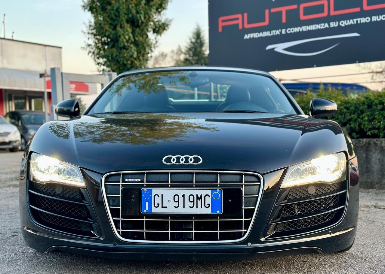 AUDI R8 Spyder 5.2 V10 FSI quattro R tronic 2011