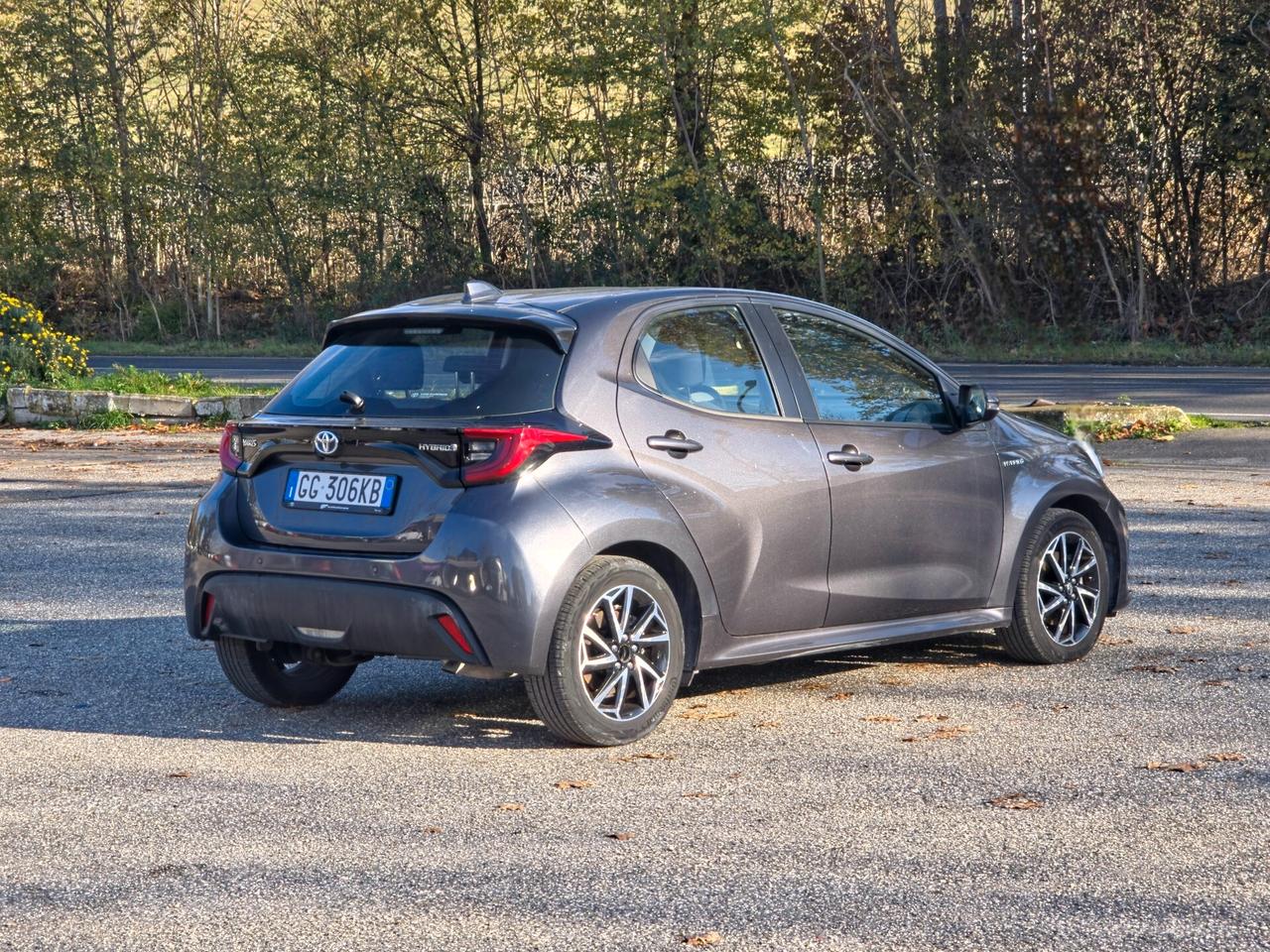 Toyota Yaris 1.5 Hybrid 5 porte Business 2021-E6 Automatico NEO