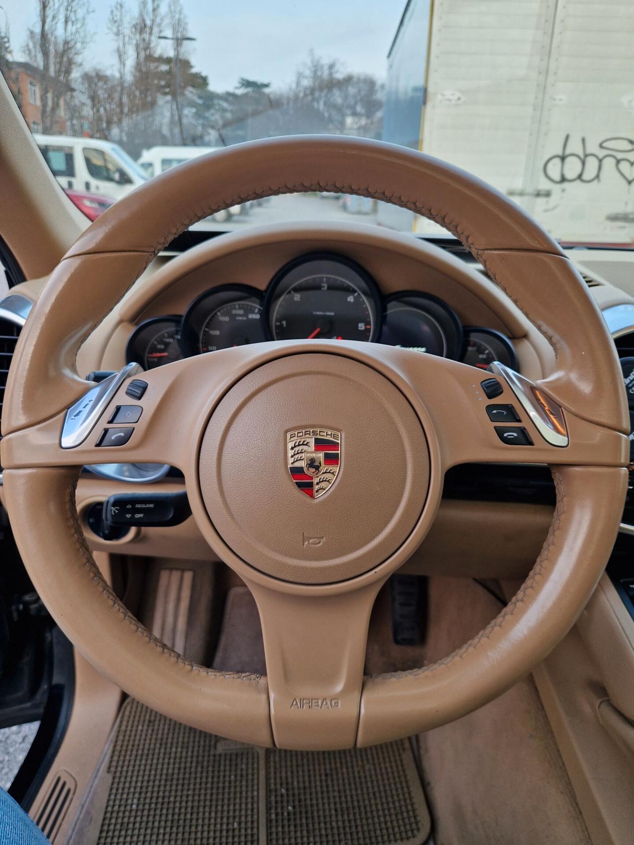 Porsche Cayenne 3.0 Diesel - Full Optional