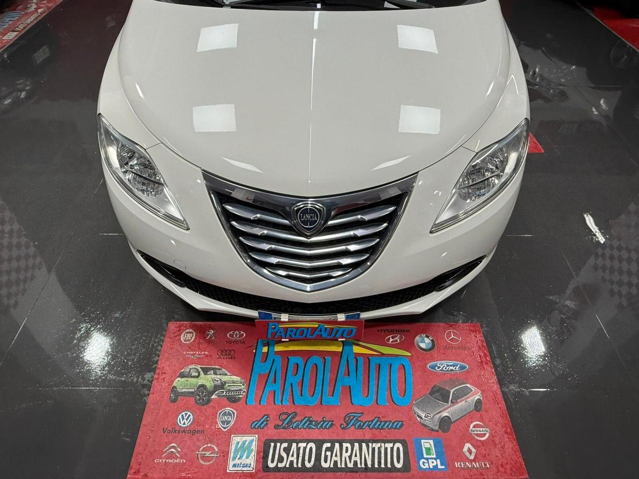 Lancia Ypsilon 1.2 69cv GPL Ecochic - 2012