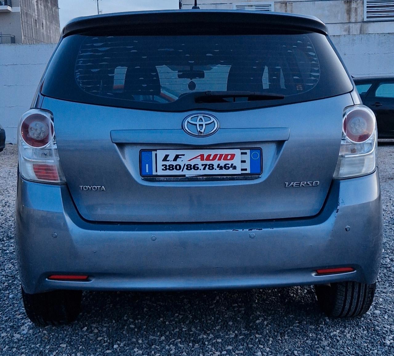 Toyota Verso 2.2 D-Cat 150 CV aut. Sol perfetta