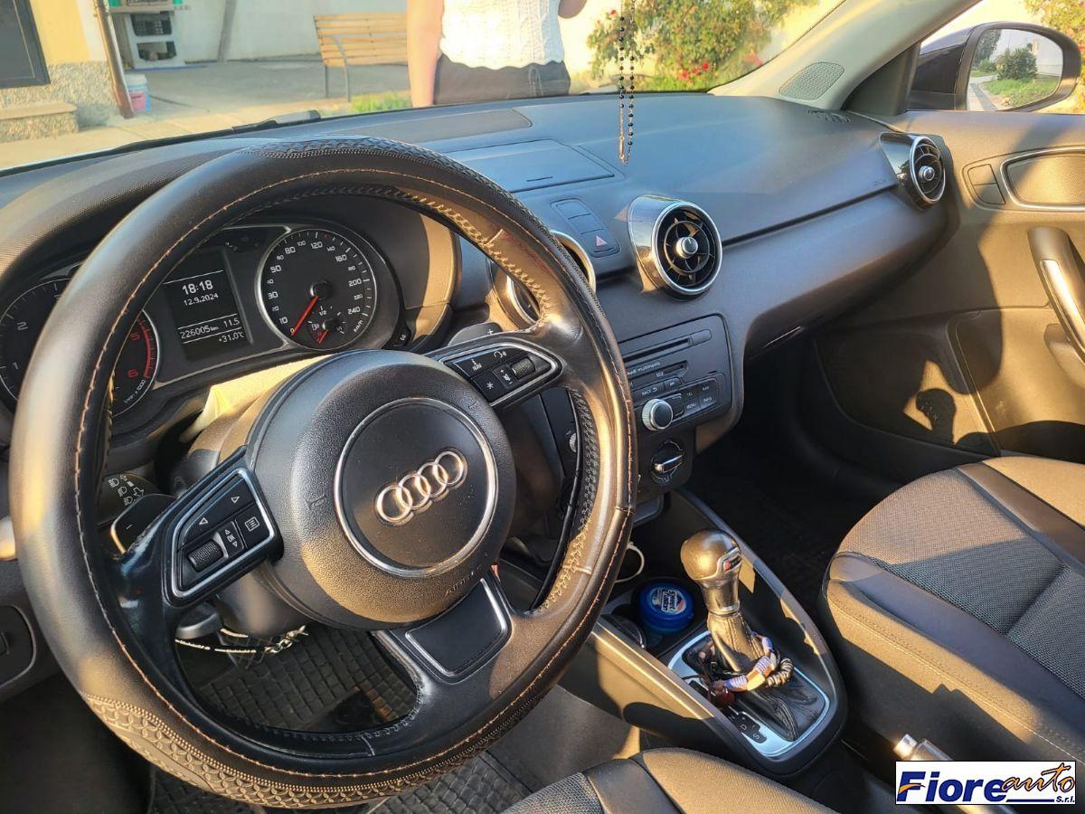 AUDI - A1 Sportback - 1.6 TDI S tronic S line edition