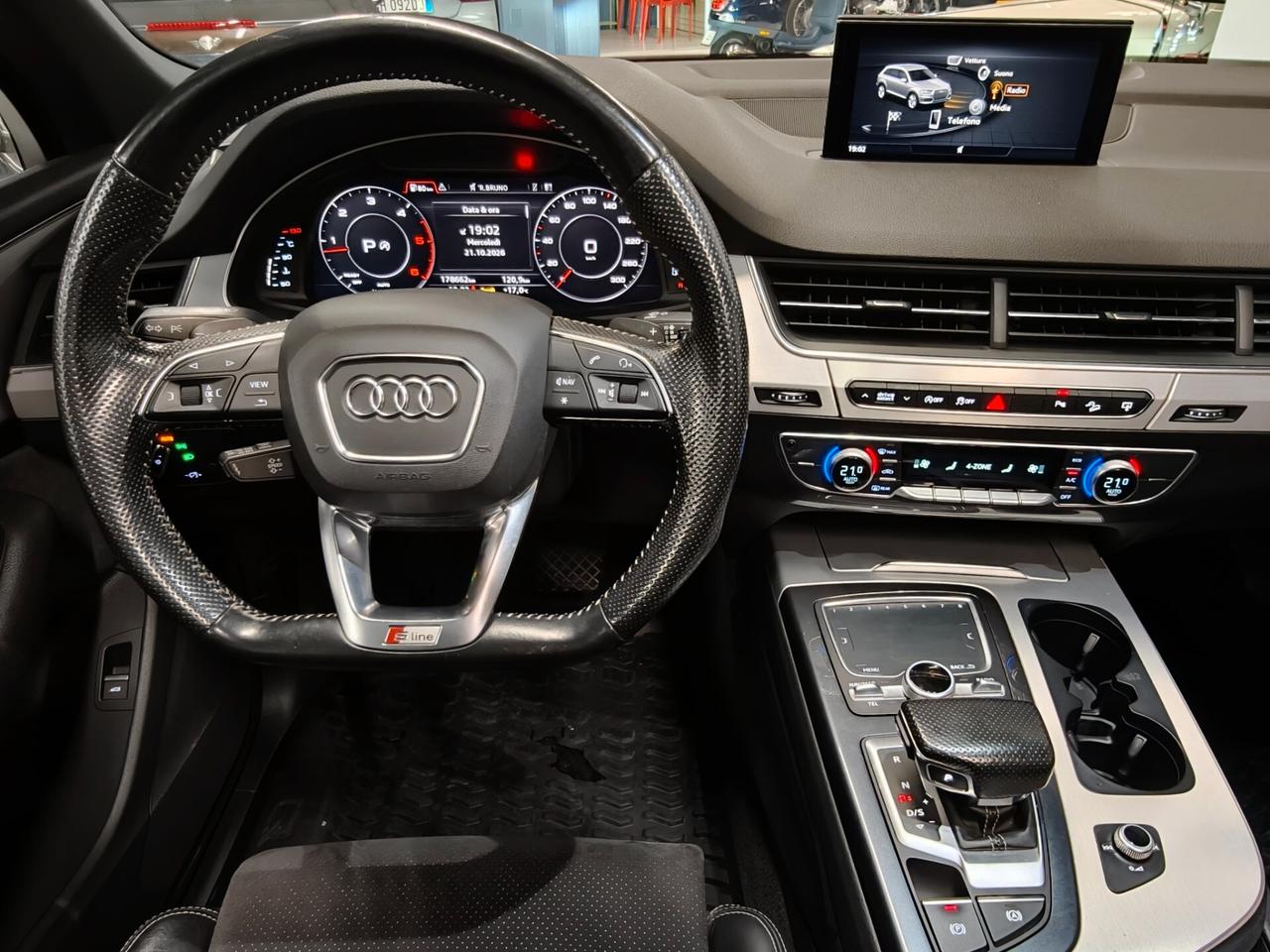 Audi Q7 3.0 TDI 272 CV quattro S Line Tetto Sospensioni