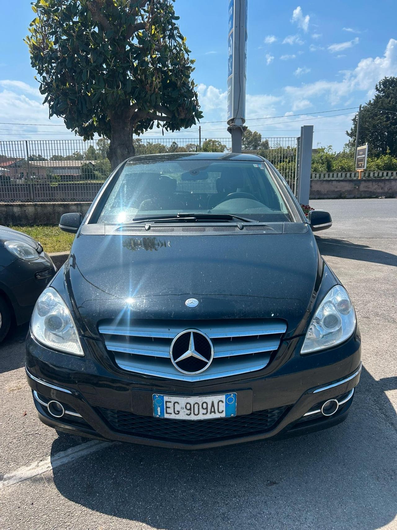Mercedes-benz B 180 premium