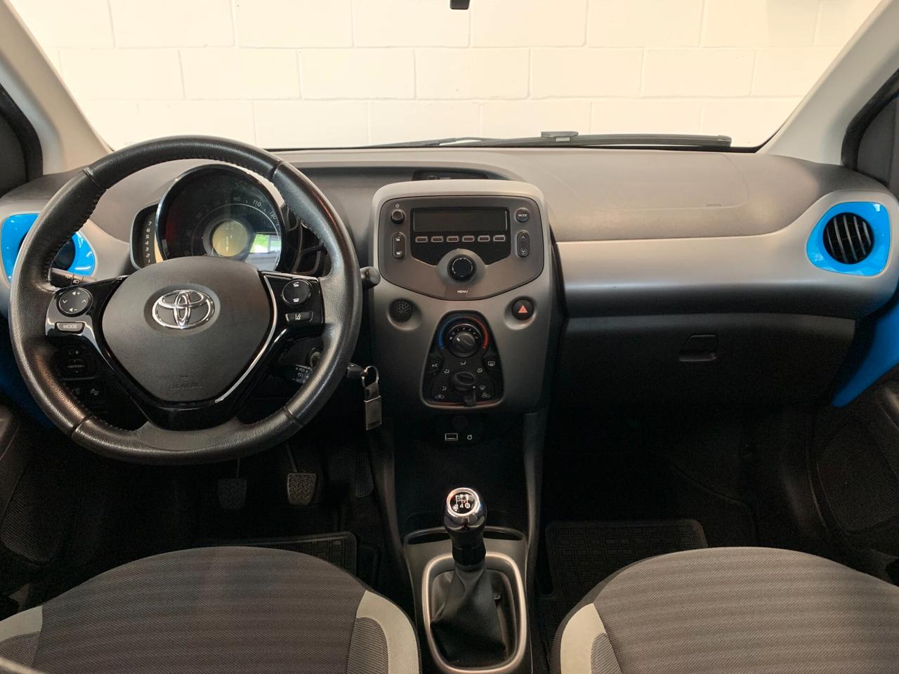 Toyota Aygo 1.0 VVT-i 69 CV 5 porte x-business