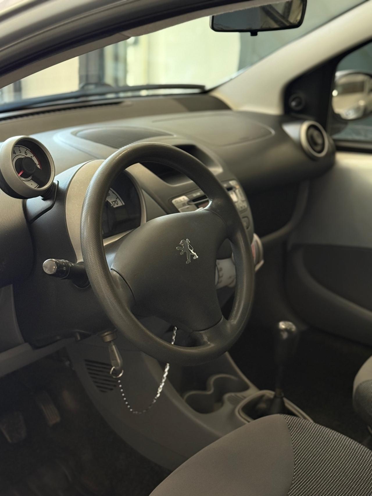 Peugeot 107 1.0 68CV 5p. Desir