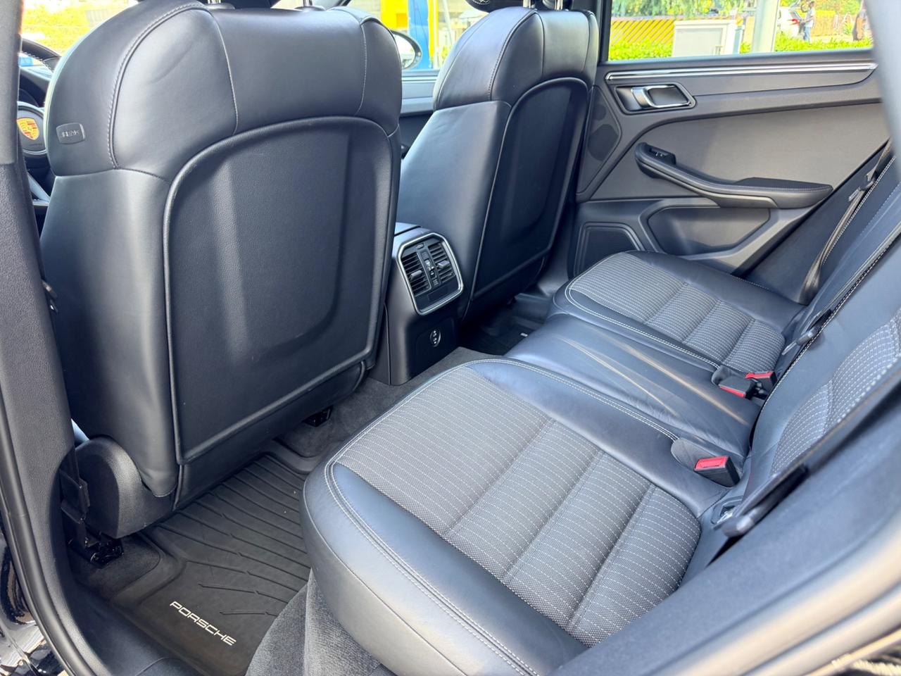 Porsche Macan 2.0 T 265cv Full tetto apribile in garanzia totale