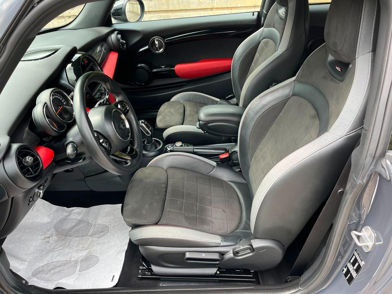 Mini 2.0 Cooper S 192CV Da VETRINA