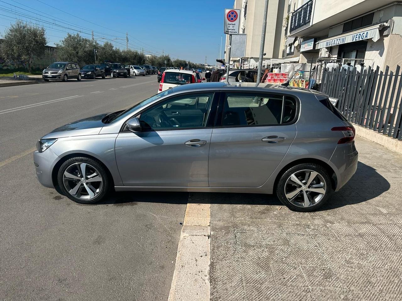 Peugeot 308 BlueHDi 100 S&S Business