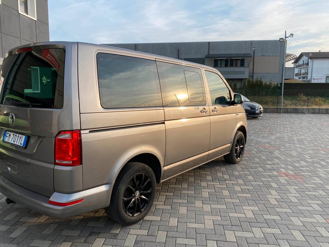 Volkswagen Transporter 2.0 TDI PC Kombi
