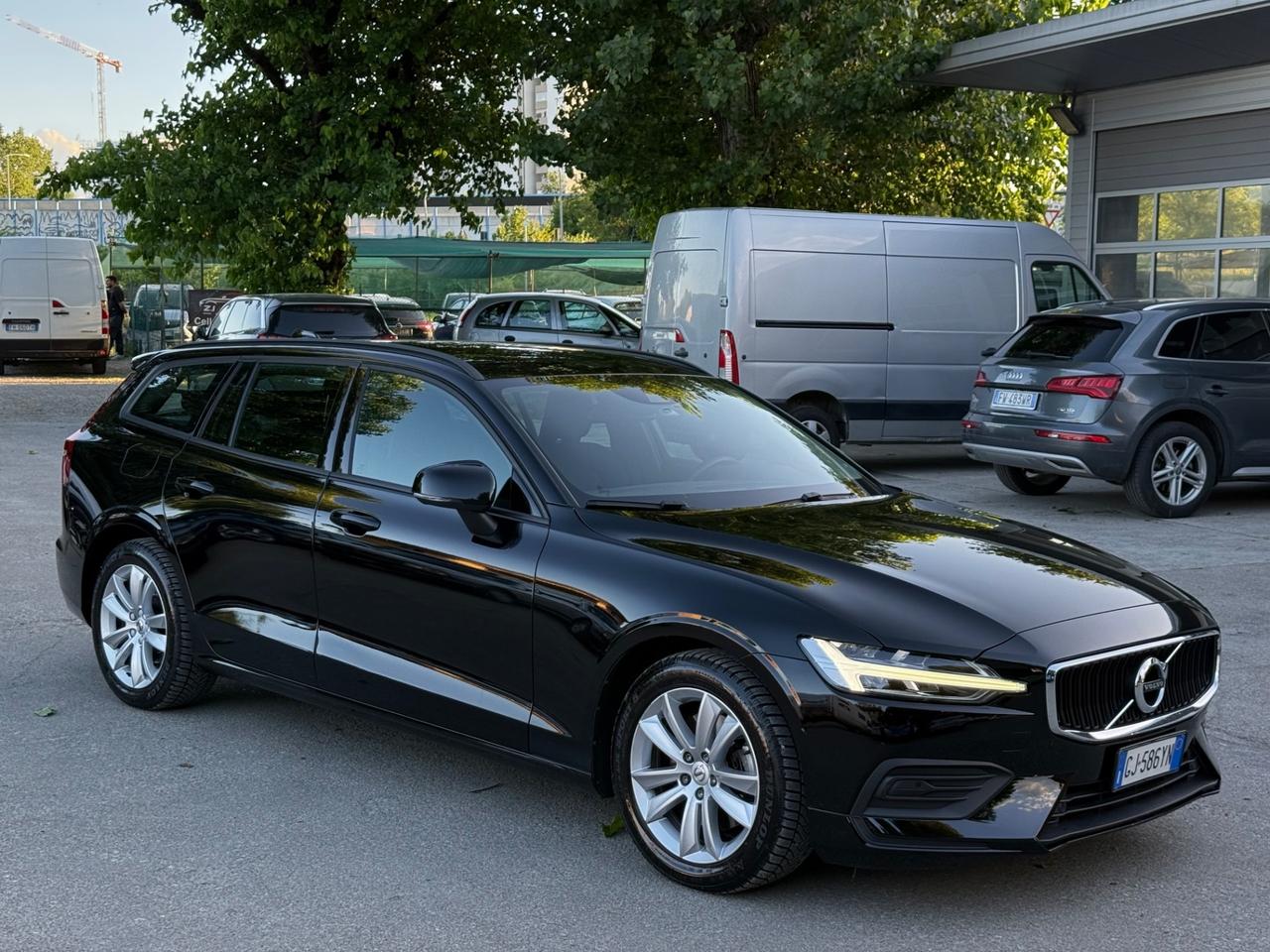 Volvo V60 B4 (d) Geartronic R-Design