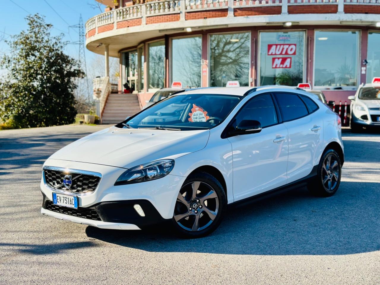 Volvo V40 Cross Country 2014 ok neopatentati D2 1.6 GARANZIA 12 Mesi ! ! !