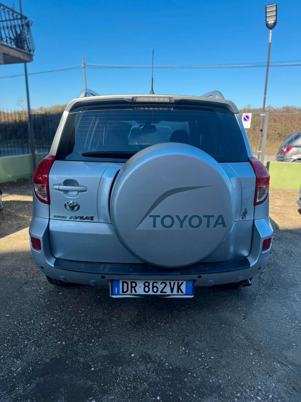 TOYOTA RAV 4 2.2 D-D4 136 CV DPF LUXURY