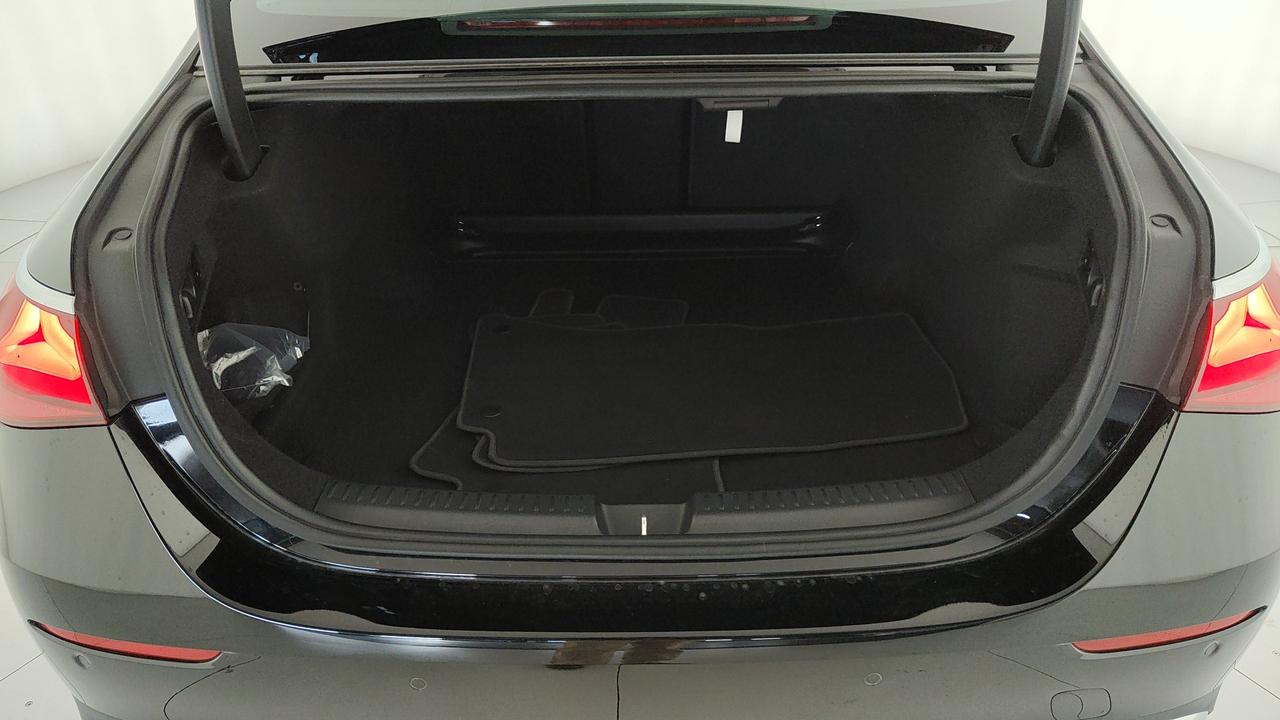 Mercedes-Benz E 220 d Advanced auto
