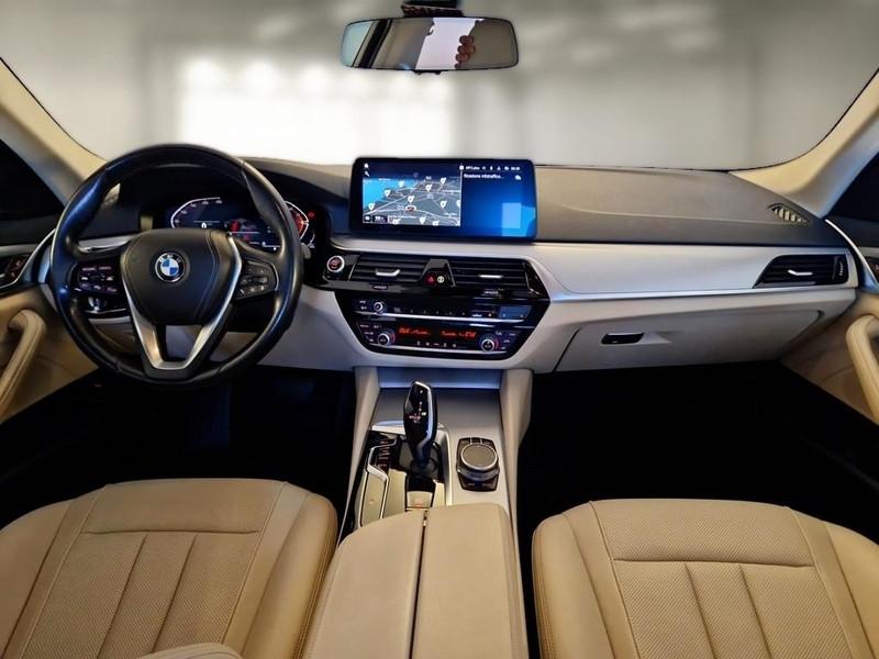 BMW 520 AUT BUSINESS MH48V 4 PORTE BERLINA