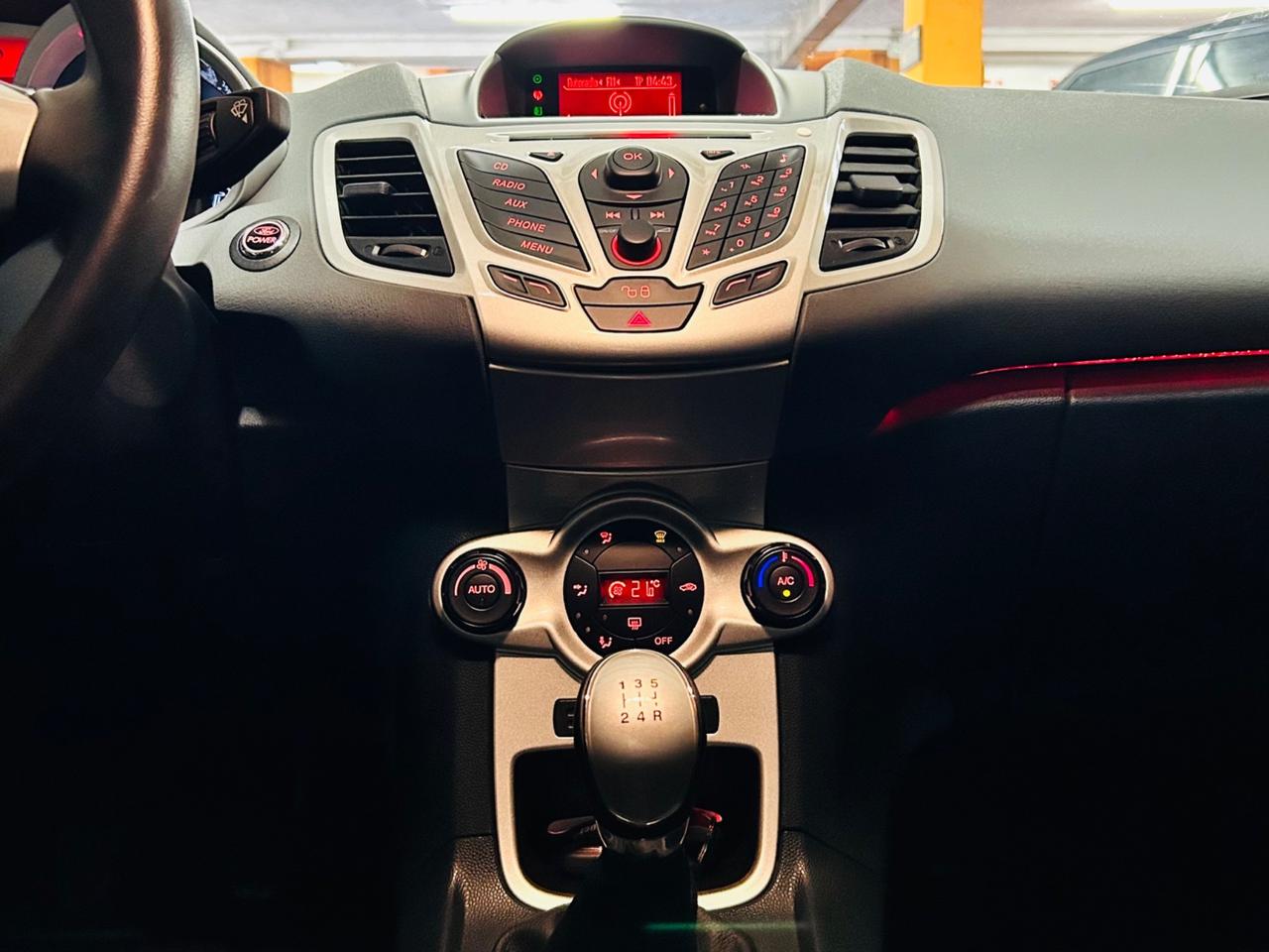 FORD FIESTA 1.4 TDCi CON SOLI 16.603 KM IN CONDIZIONI DA VETRINA.