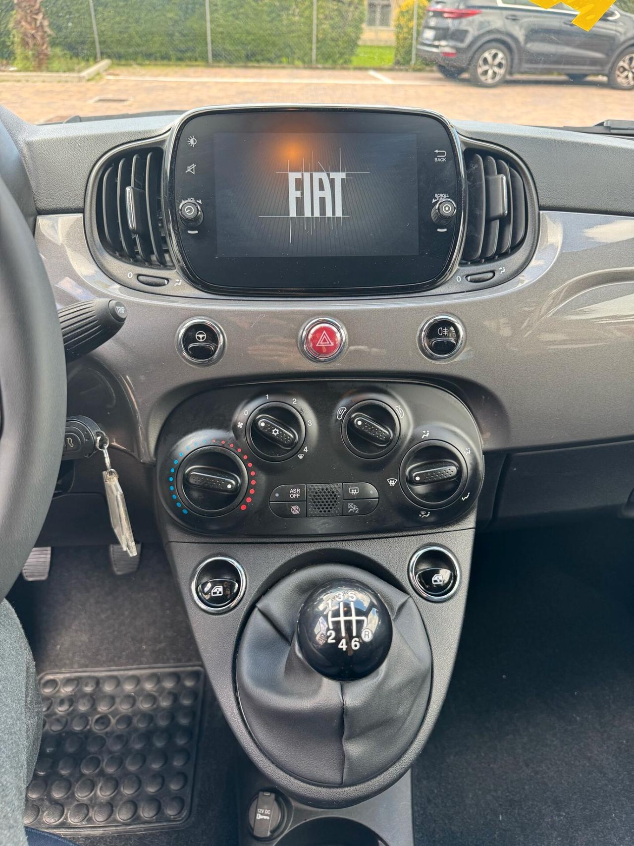 Fiat 500 1.0 Hybrid CLUB PREZZO PROMO: € 13.990,00 TUA A € 225,00 X 84 MESI 0 ANTICIPO 0 MAXI RATA