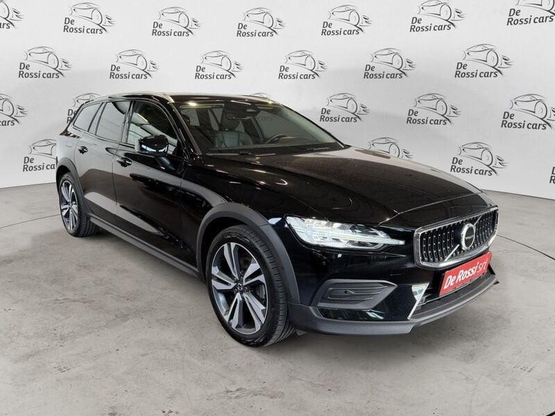 Volvo V60 Cross Country B4 (d) AWD automatico Plus