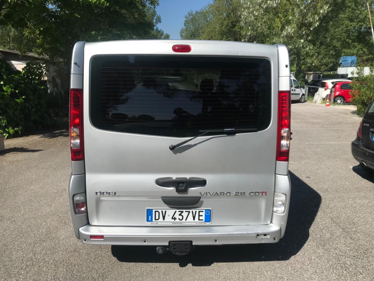 Opel Vivaro 29 2.5 CDTI PL-TA Furgone Vetrato Easytronic Fap 8 POSTI Gancio Traino