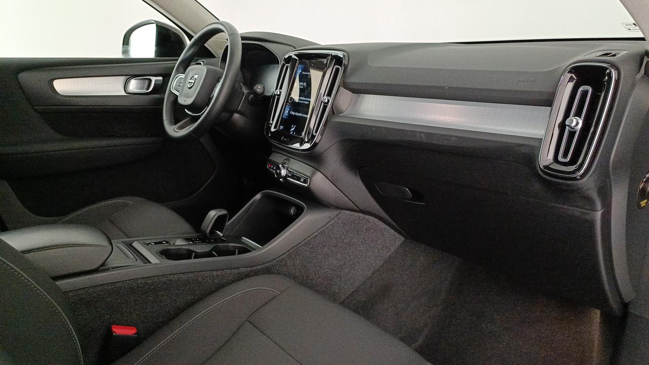 VOLVO XC40 1.5 t2 Momentum auto my21