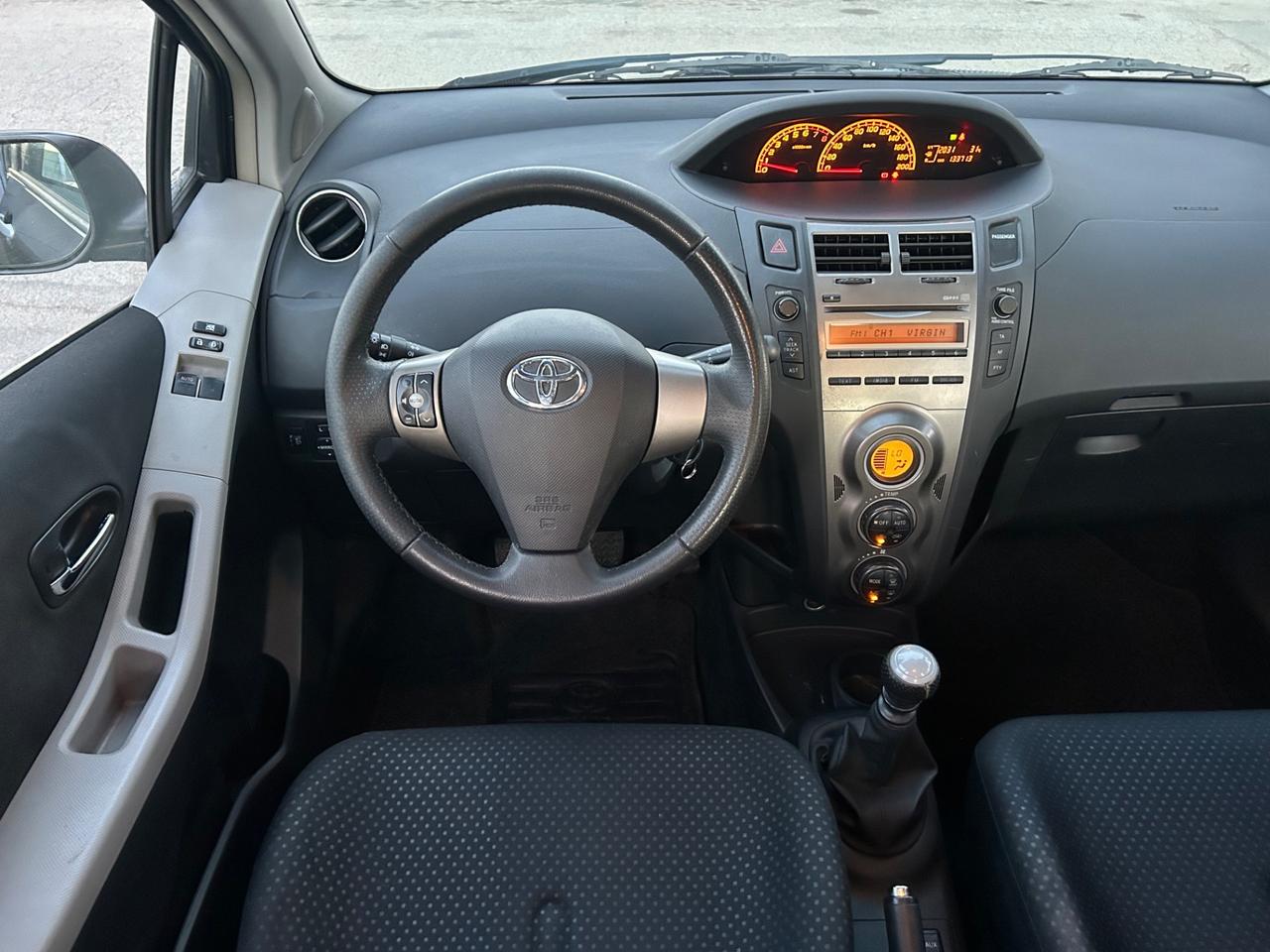 Toyota Yaris 1.3 benzina 2010