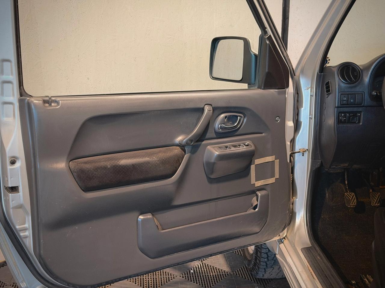 Suzuki Jimny 1.5 DDiS 4WD JLX