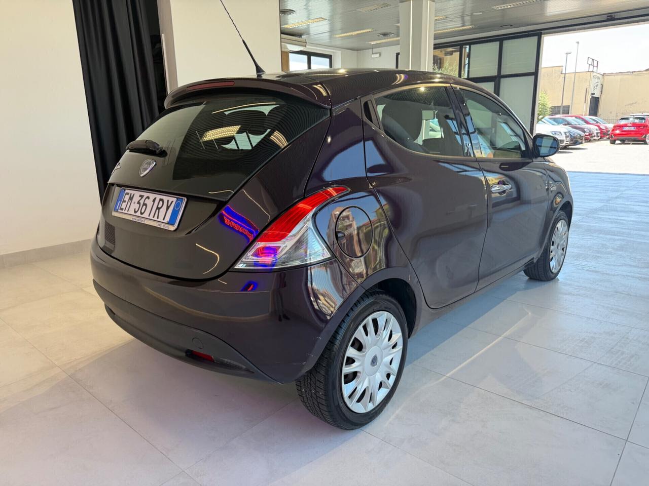 Lancia Ypsilon 1.2 69 CV 5 porte S&S Platinum