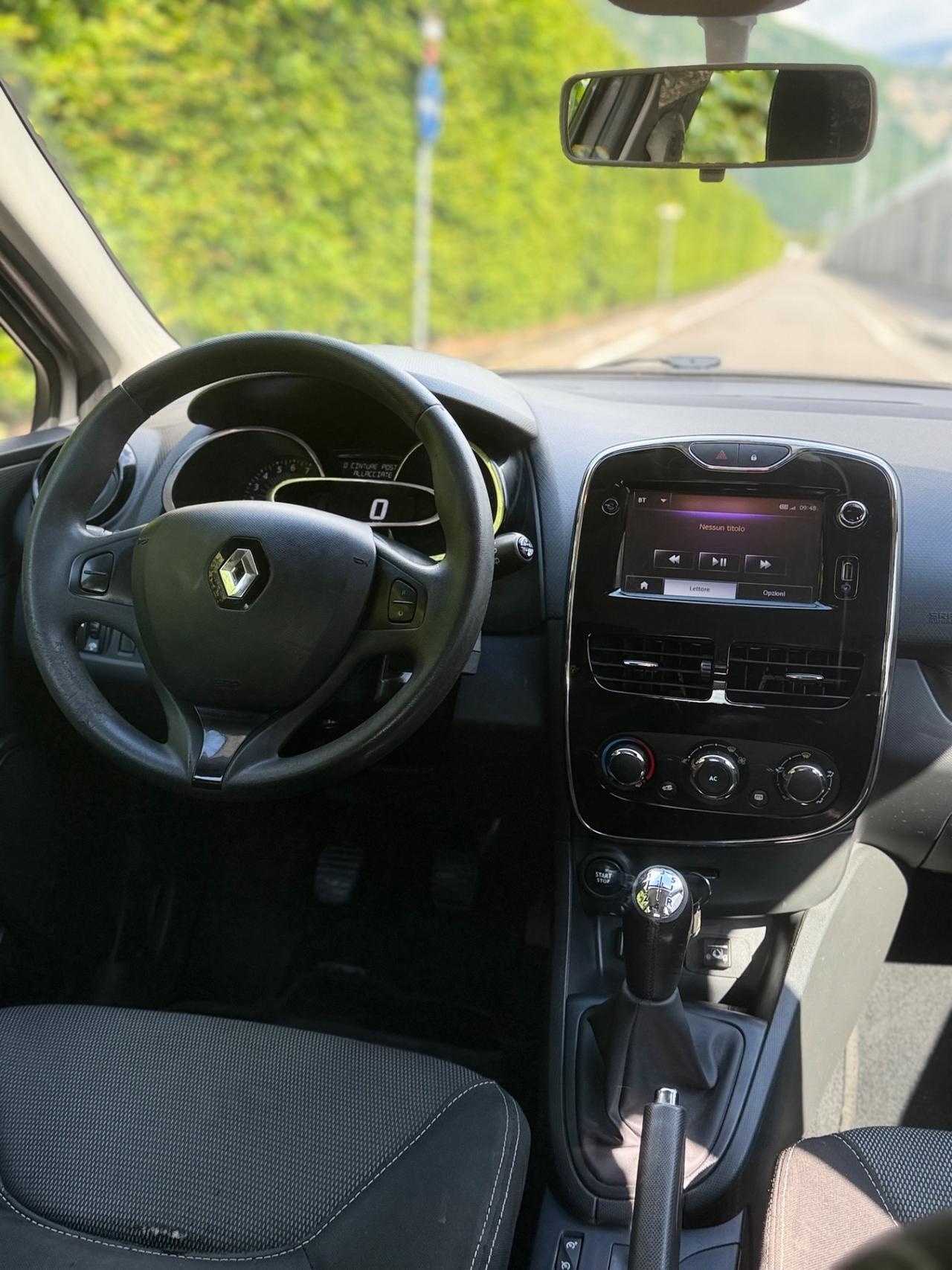 Renault Clio 1.2 75CV ok neopatentati