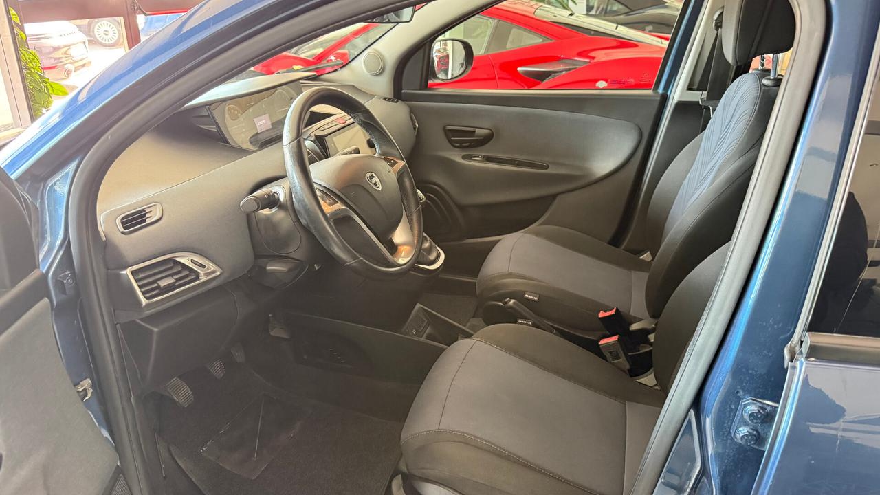 Lancia Ypsilon 1.2 69 CV 5 porte GPL Gold Plus