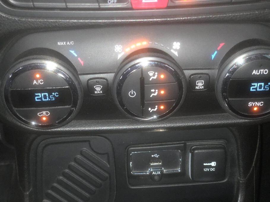 Jeep Renegade 1.6 Mjt 120 CV Longitude