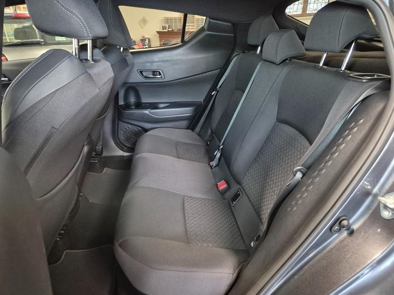 Toyota C-HR 2.0 Hybrid E-CVT Morebusiness